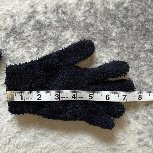 🔥4/$20 St Johns Bay Fuzzy Gloves - Picture 6 of 11